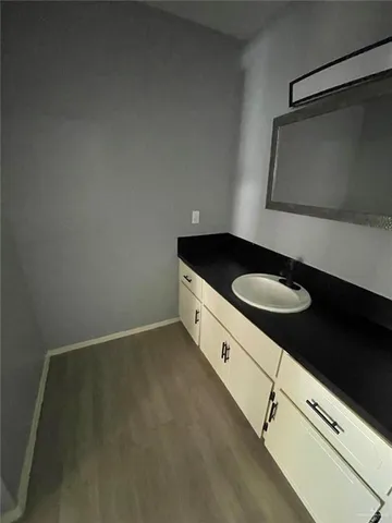 $795 | 517 South Westgate Drive, Weslaco, TX 78596