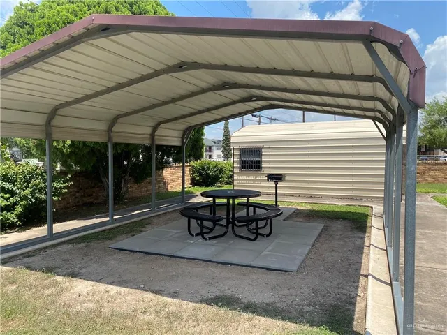 $795 | 517 South Westgate Drive, Weslaco, TX 78596