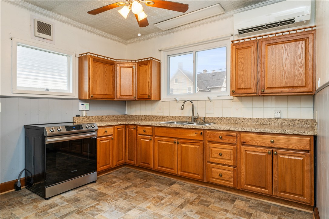 23 Alexis Street Rochester, NY 14609 - Photo 10 of 26