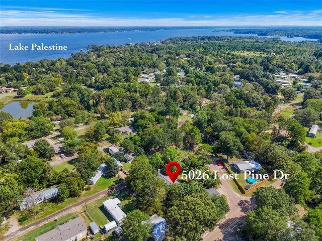 a picture of a bathroom with a sink