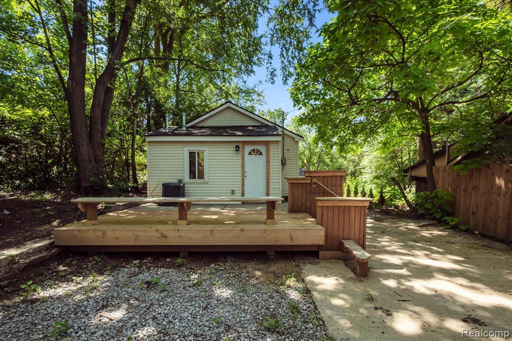 122 West Rutgers Avenue Pontiac, MI 48340 - Photo 8 of 31 Gallery Image 8