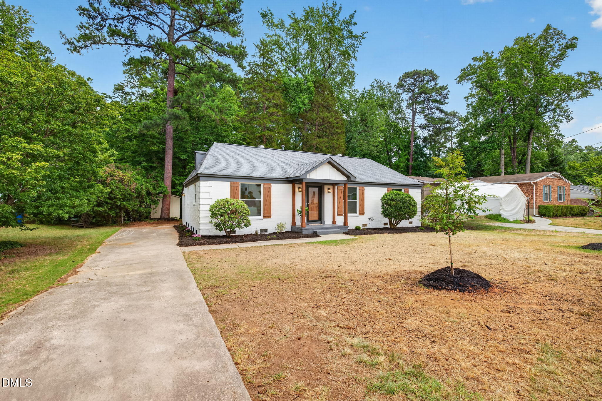 4612 Radcliff Road Raleigh, NC 27609 - Photo 8 of 34 4-web-or-mls-IMG_0311