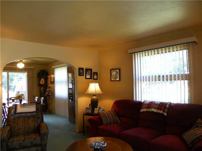 123 Oak Street Spring Church, PA 15686 - Photo 14 of 25 Living Room.