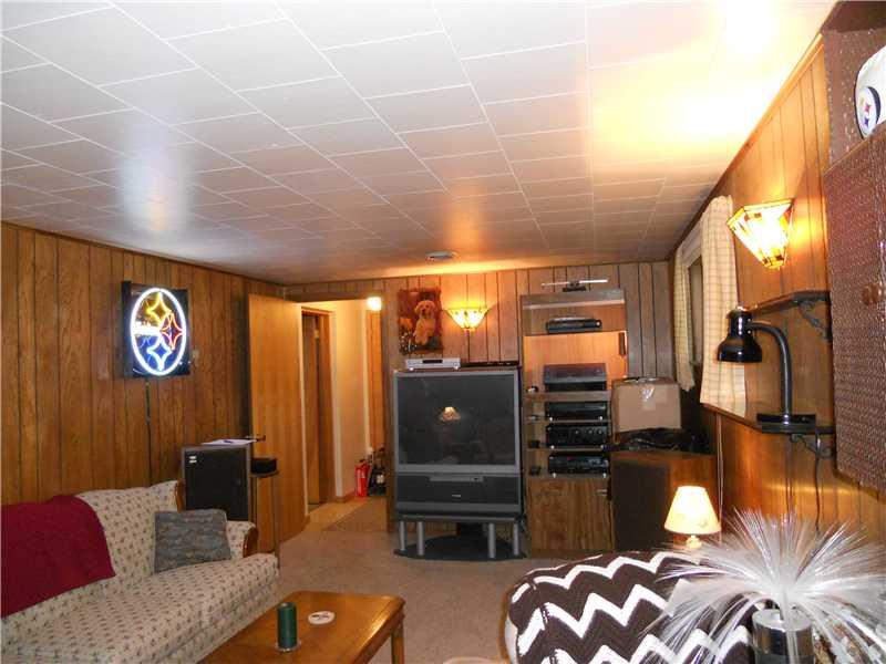 123 Oak Street Spring Church, PA 15686 - Photo 23 of 25 Family Room.
