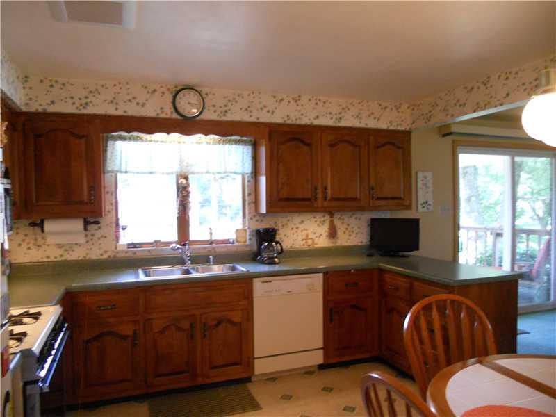 123 Oak Street Spring Church, PA 15686 - Photo 10 of 25 Kitchen.
