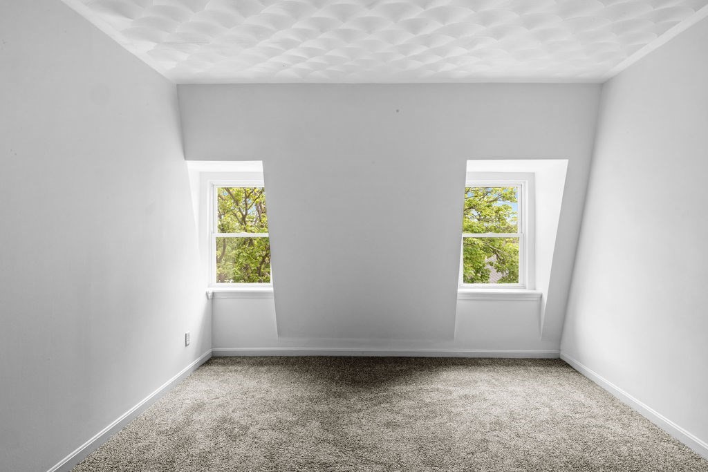 186 John Street Fall River, MA 02721 - Photo 15 of 38 an empty room with window