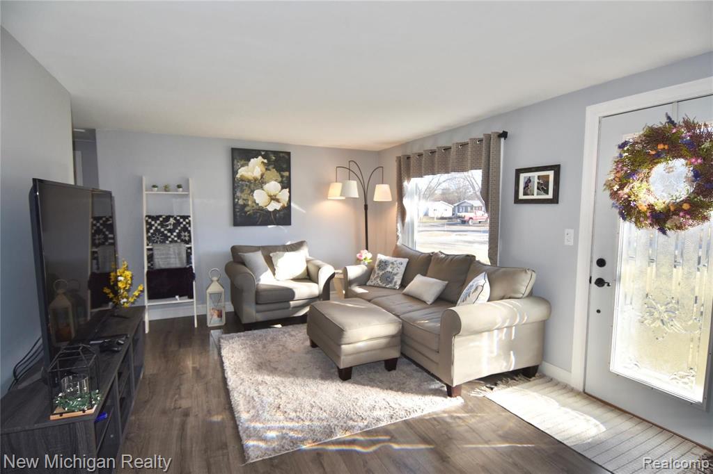 7100 Riegler Street Grand Blanc, MI 48439 - Photo 2 of 15