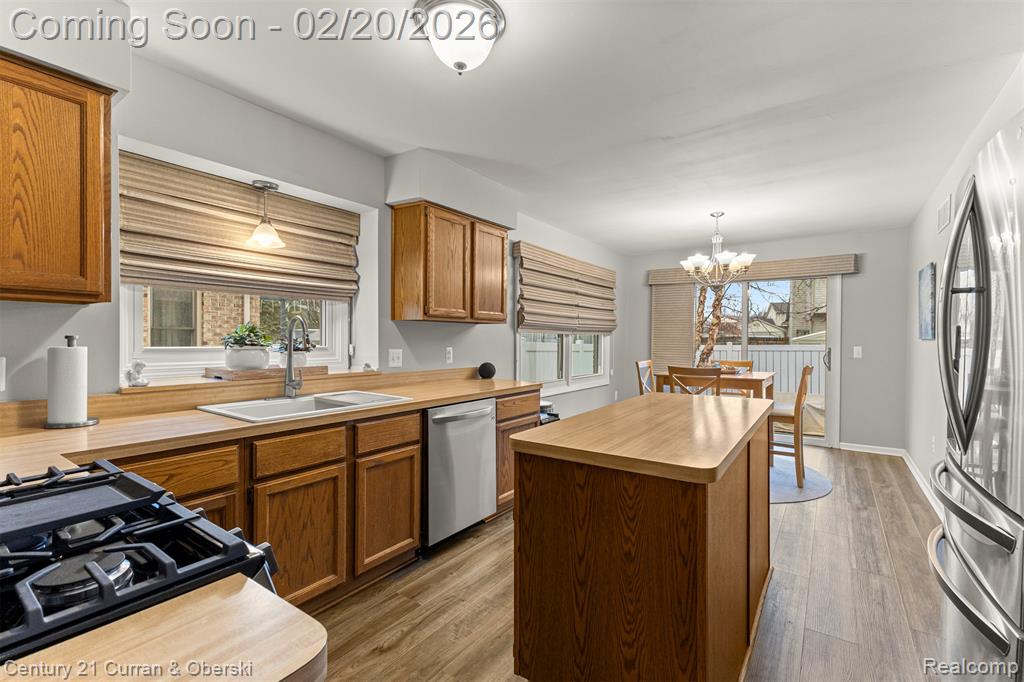 26802 Inverness Street Woodhaven, MI 48183 - Photo 13 of 47