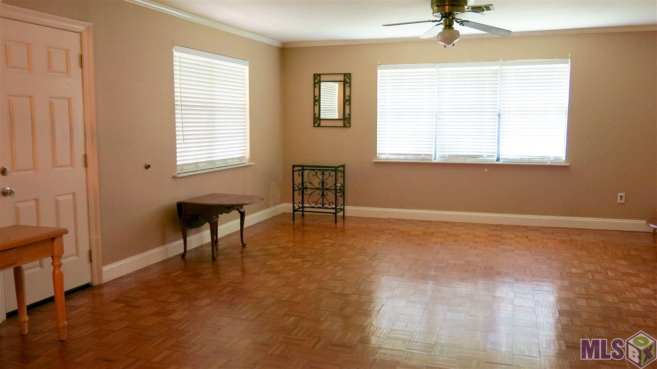 536 Staring Lane Baton Rouge, LA 70810 - Photo 11 of 21 Family Room Exits to Patio