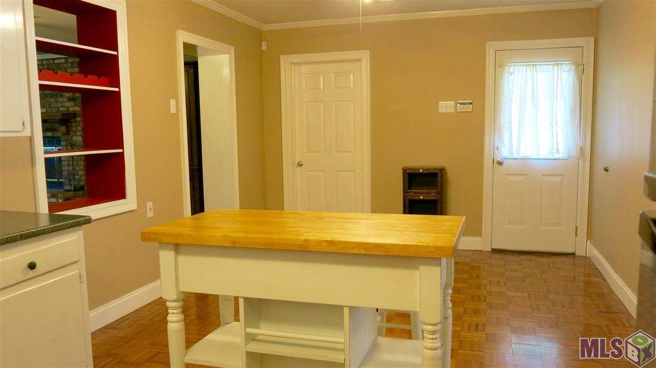 536 Staring Lane Baton Rouge, LA 70810 - Photo 10 of 21 Dining Area Exits to Carport