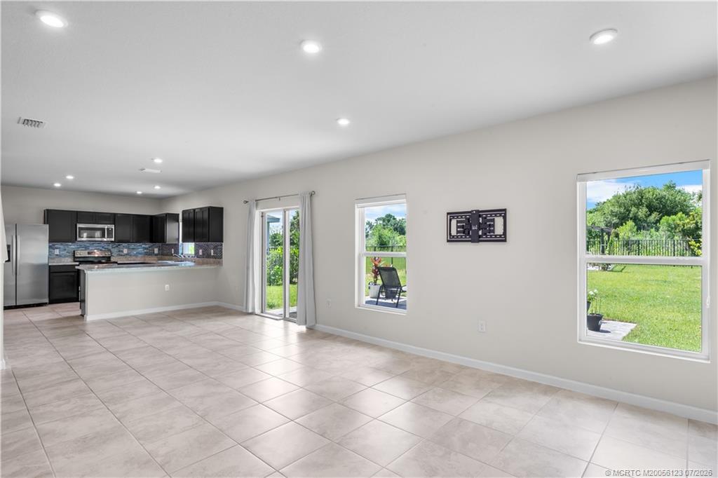 359 Clementine Road Fort Pierce, FL 34981 - Photo 8 of 46