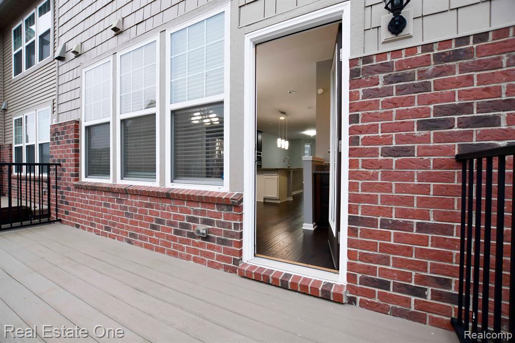 317 Glenhurst Boulevard Rochester, MI 48307 - Photo 13 of 28