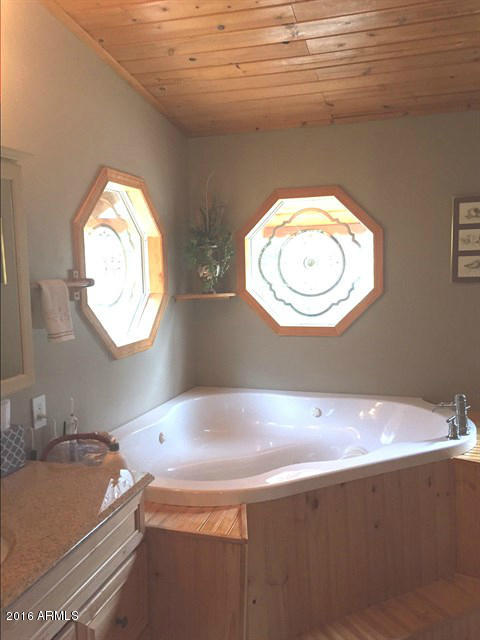 6324 Deer Run Road Show Low, AZ 85901 - Photo 15 of 36 015_Master Bathroom