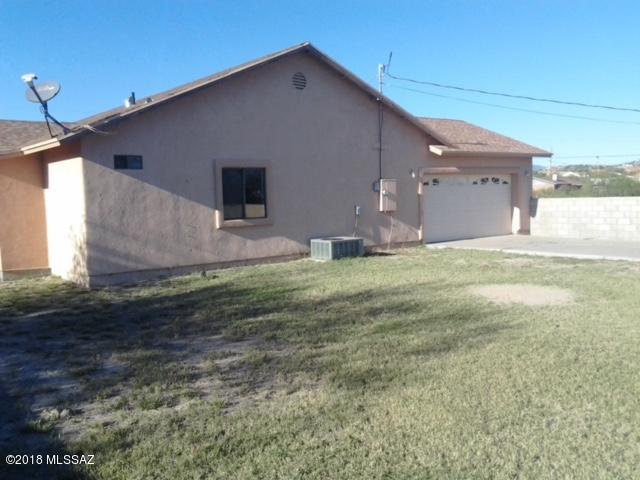 943 Circulo Tumbleweed Rio Rico, AZ 85648 - Photo 4 of 44