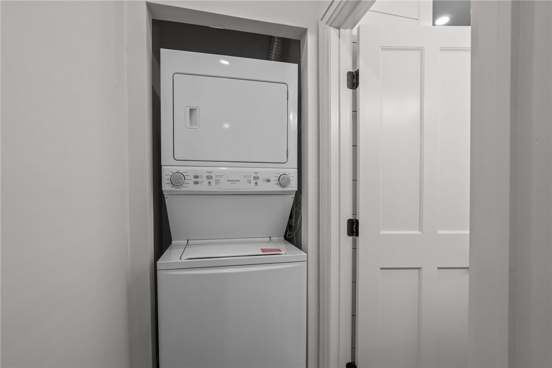 8 Cross Street, Unit 2 Newport, RI 02840 - Photo 15 of 30