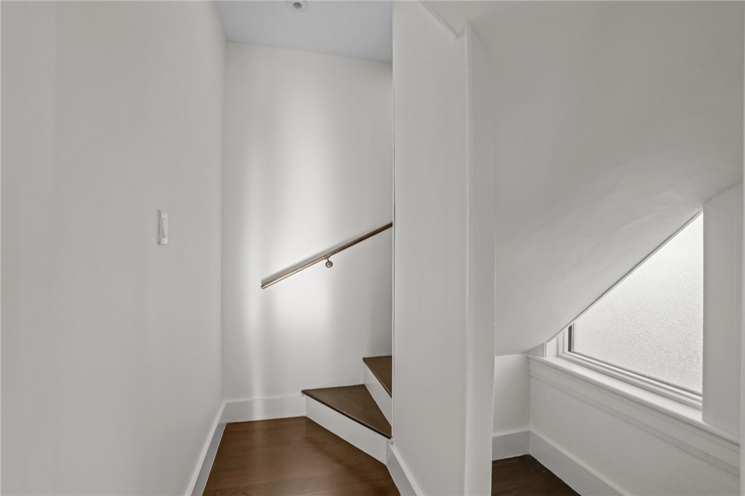 8 Cross Street, Unit 2 Newport, RI 02840 - Photo 4 of 30
