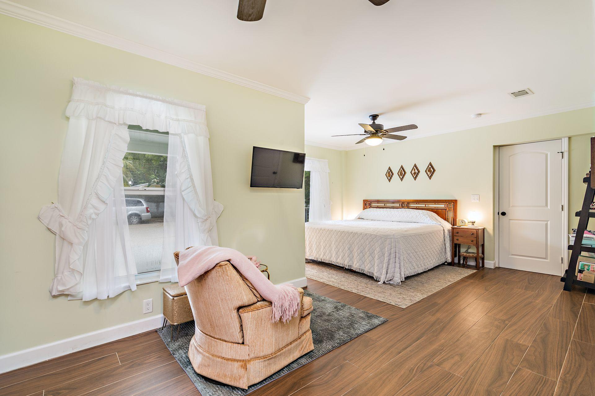 900 Sunset Road West Palm Beach, FL 33401 - Photo 12 of 24 Master Bedroom