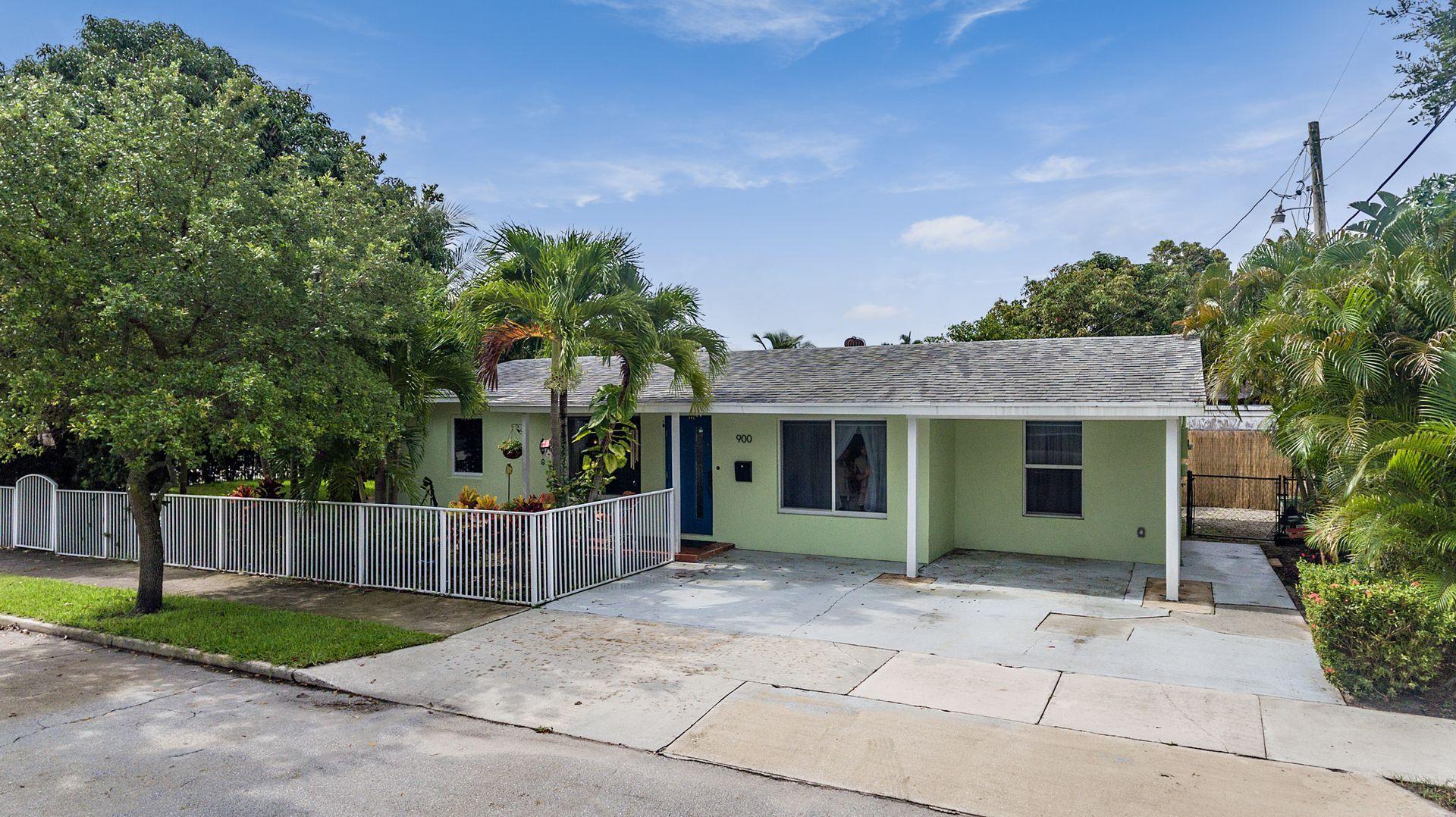900 Sunset Road West Palm Beach, FL 33401 - Photo 21 of 24 Front Aerial