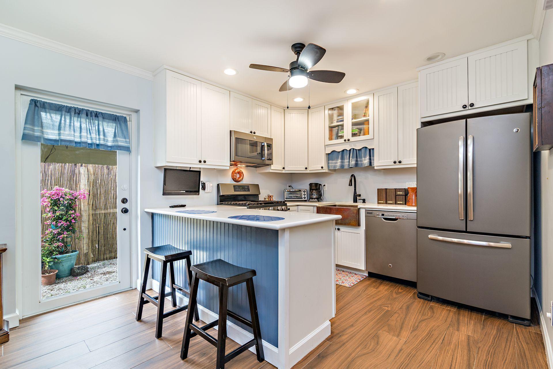 900 Sunset Road West Palm Beach, FL 33401 - Photo 6 of 24 Kitchen