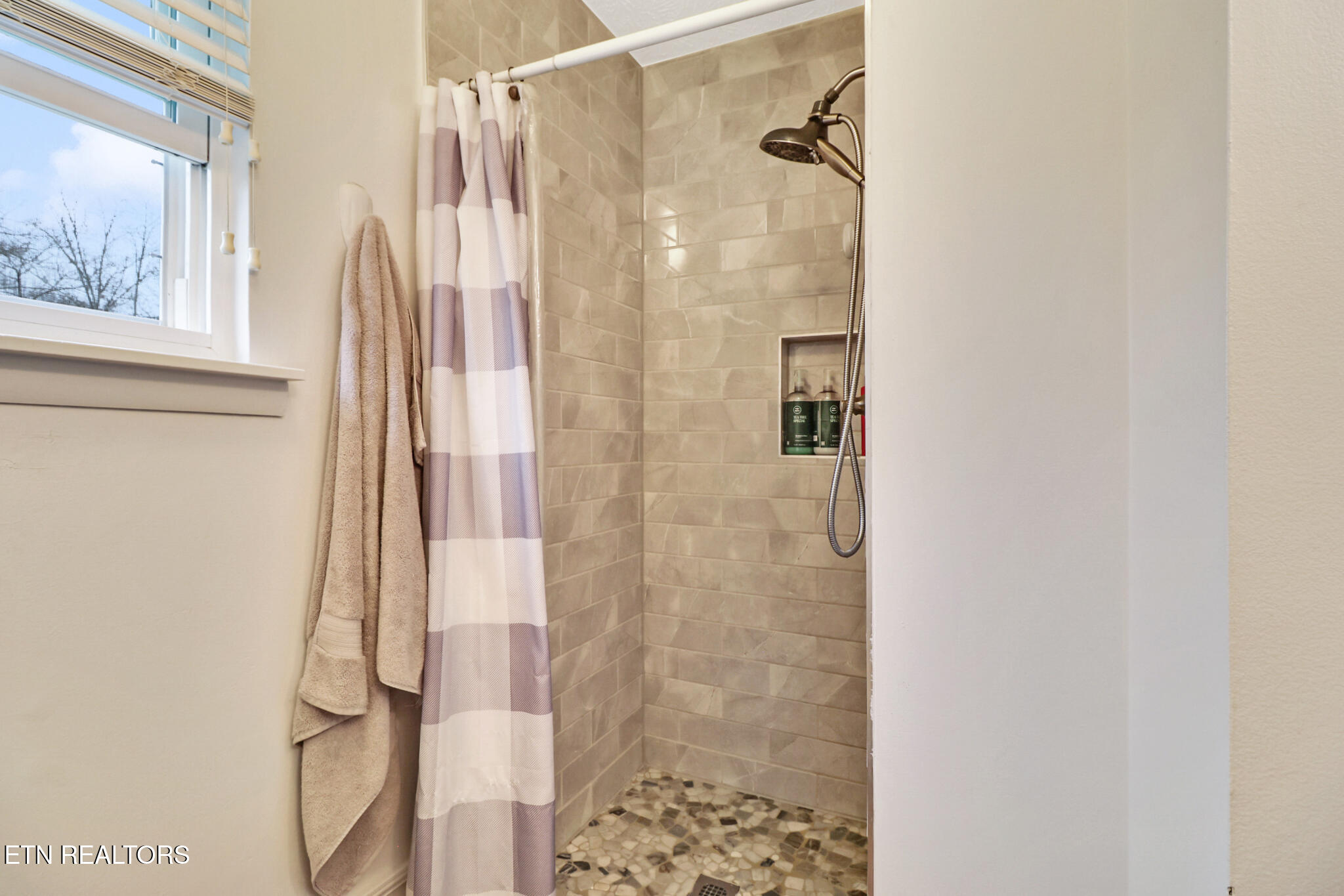 1024 Ridley Drive Crossville, TN 38572 - Photo 35 of 44 New Tile Shower