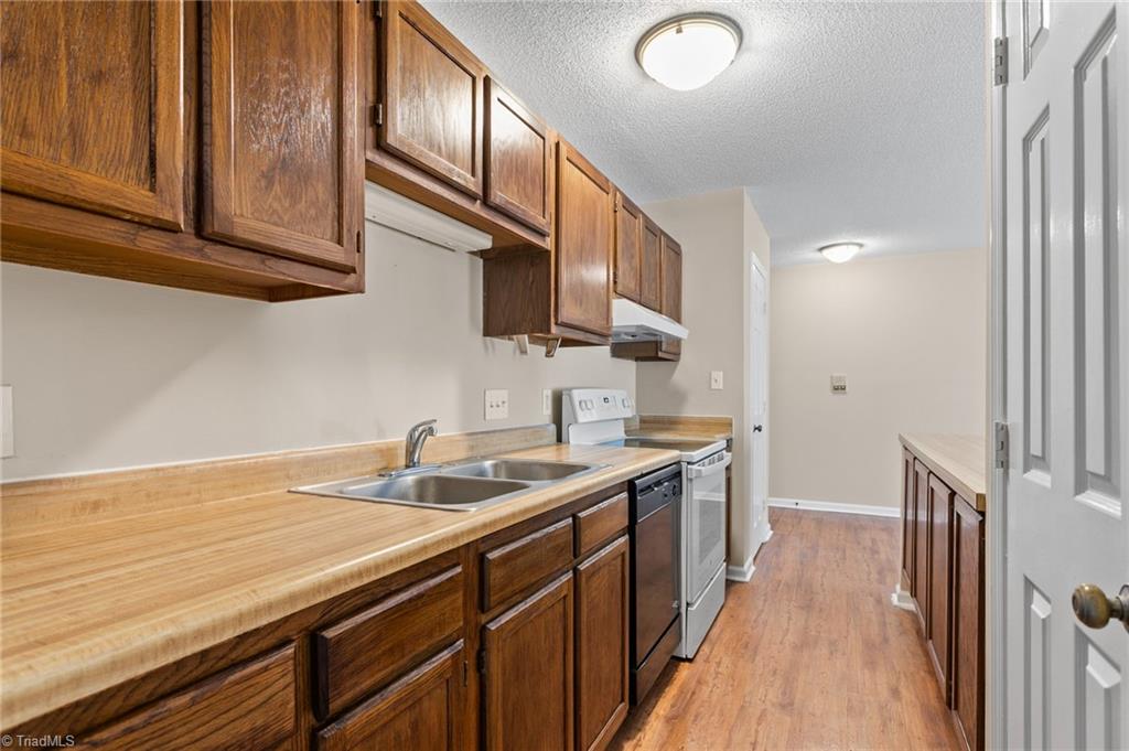 3109 Darden Road, Unit F Greensboro, NC 27407 - Photo 9 of 23 Kitchen