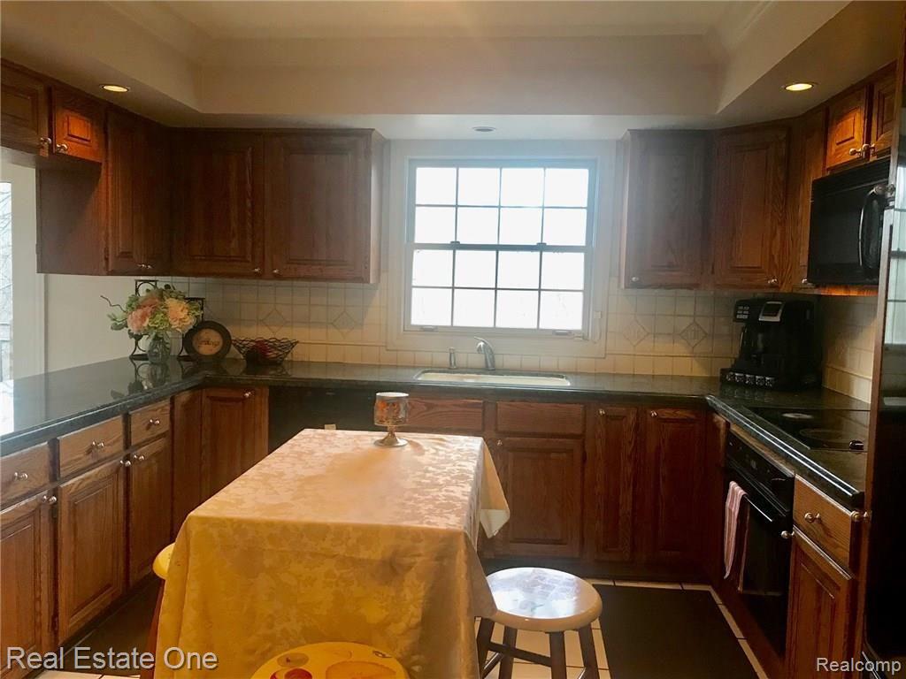 1849 Ludgate Lane Rochester Hills, MI 48309 - Photo 14 of 61