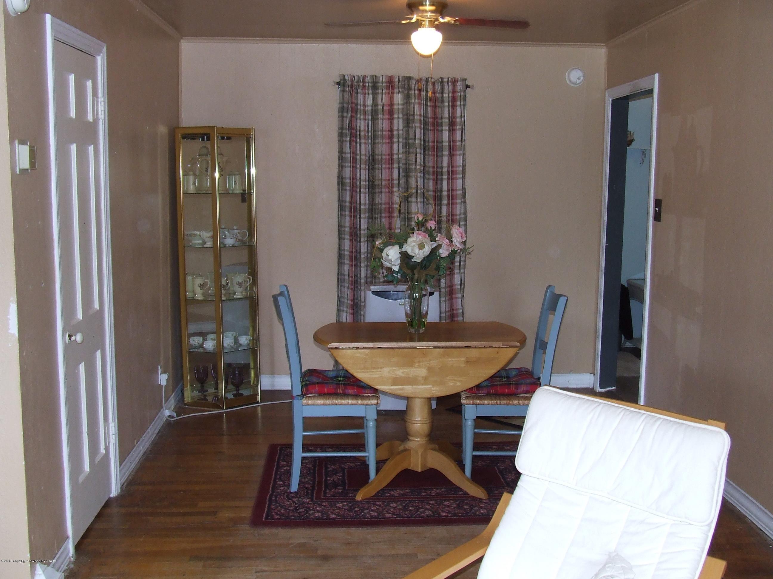 4120 South Lipscomb Street Amarillo, TX 79110 - Photo 4 of 13 a view of a dining room with furniture