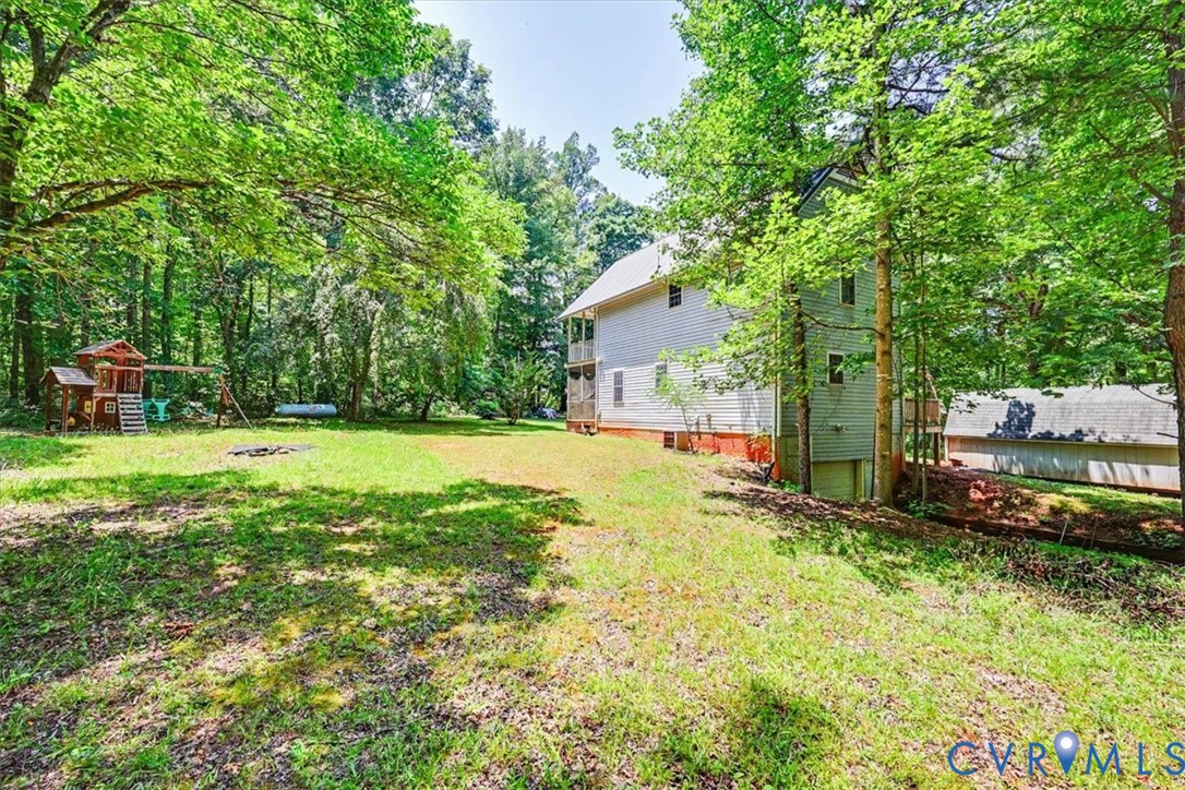 62 The Fls Road Victoria, VA 23974 - Photo 30 of 36 Yard