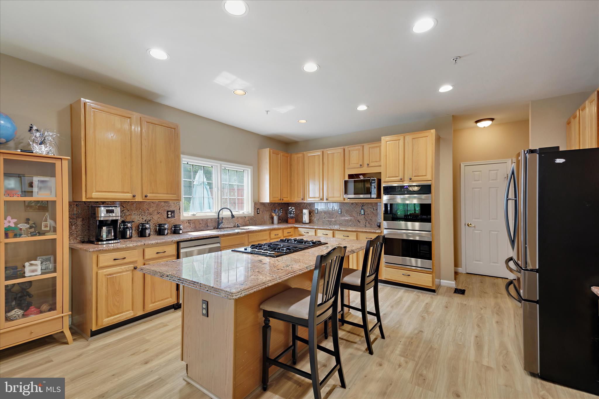 3303 Dunwood Ridge Terrace Bowie, MD 20721 - Photo 17 of 76 Gourmet kitchen with spacious granite countertops
