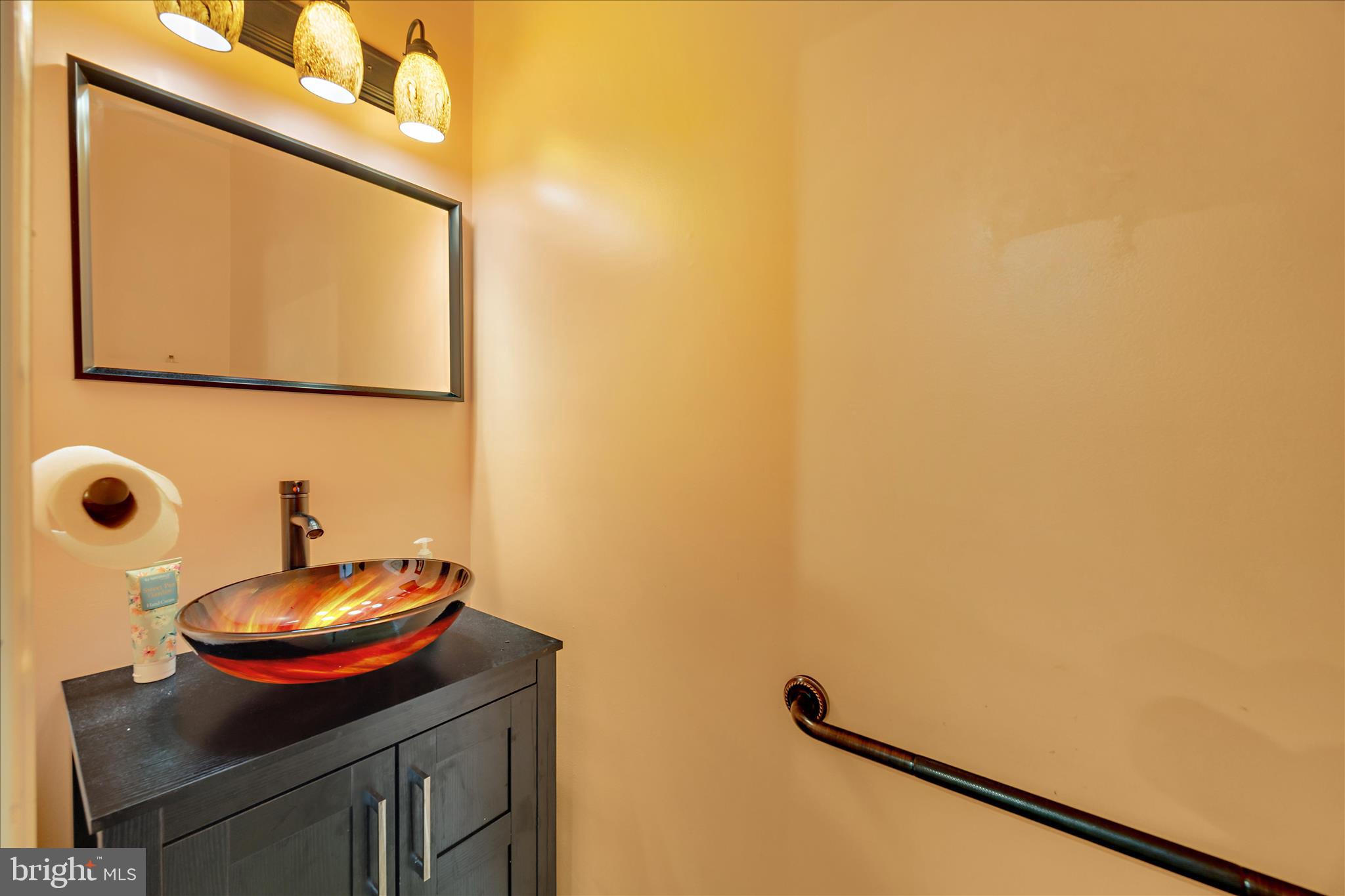 3303 Dunwood Ridge Terrace Bowie, MD 20721 - Photo 27 of 76 Upgraded powder room