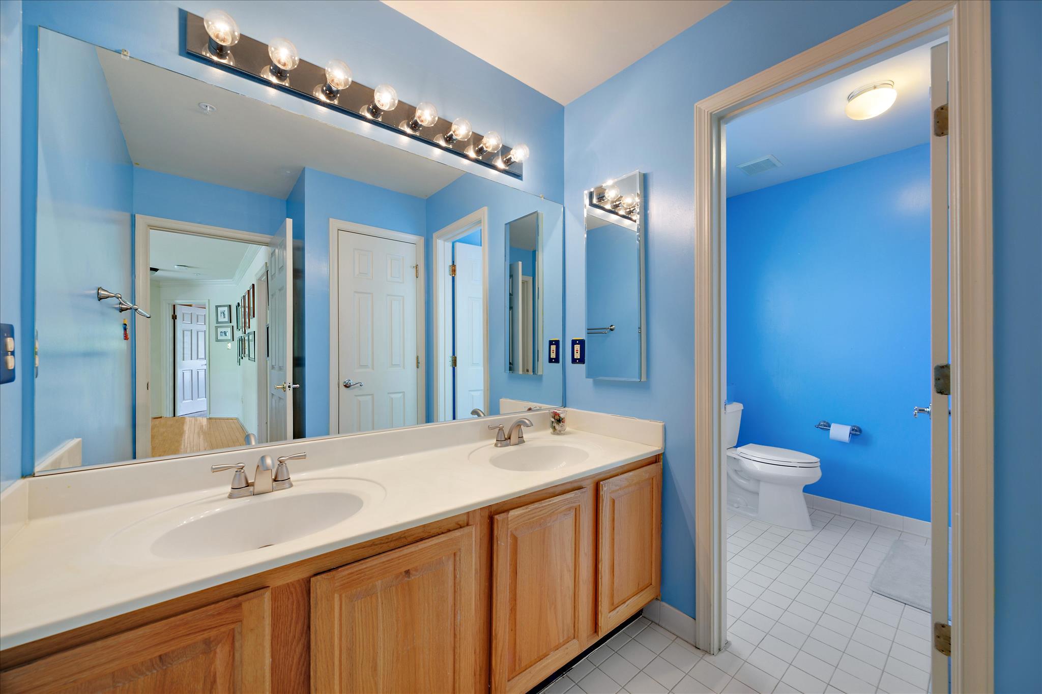 3303 Dunwood Ridge Terrace Bowie, MD 20721 - Photo 46 of 76 Dual vanity 3rd full bath in hallway