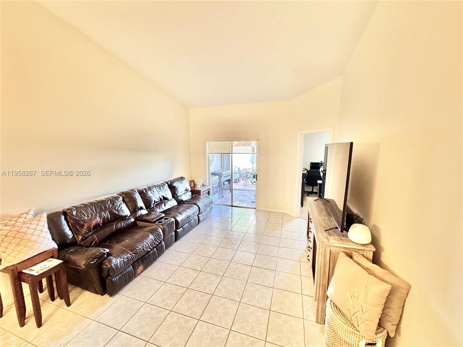 11257 Southwest 17th Court Miramar, FL 33025 - Photo 5 of 19