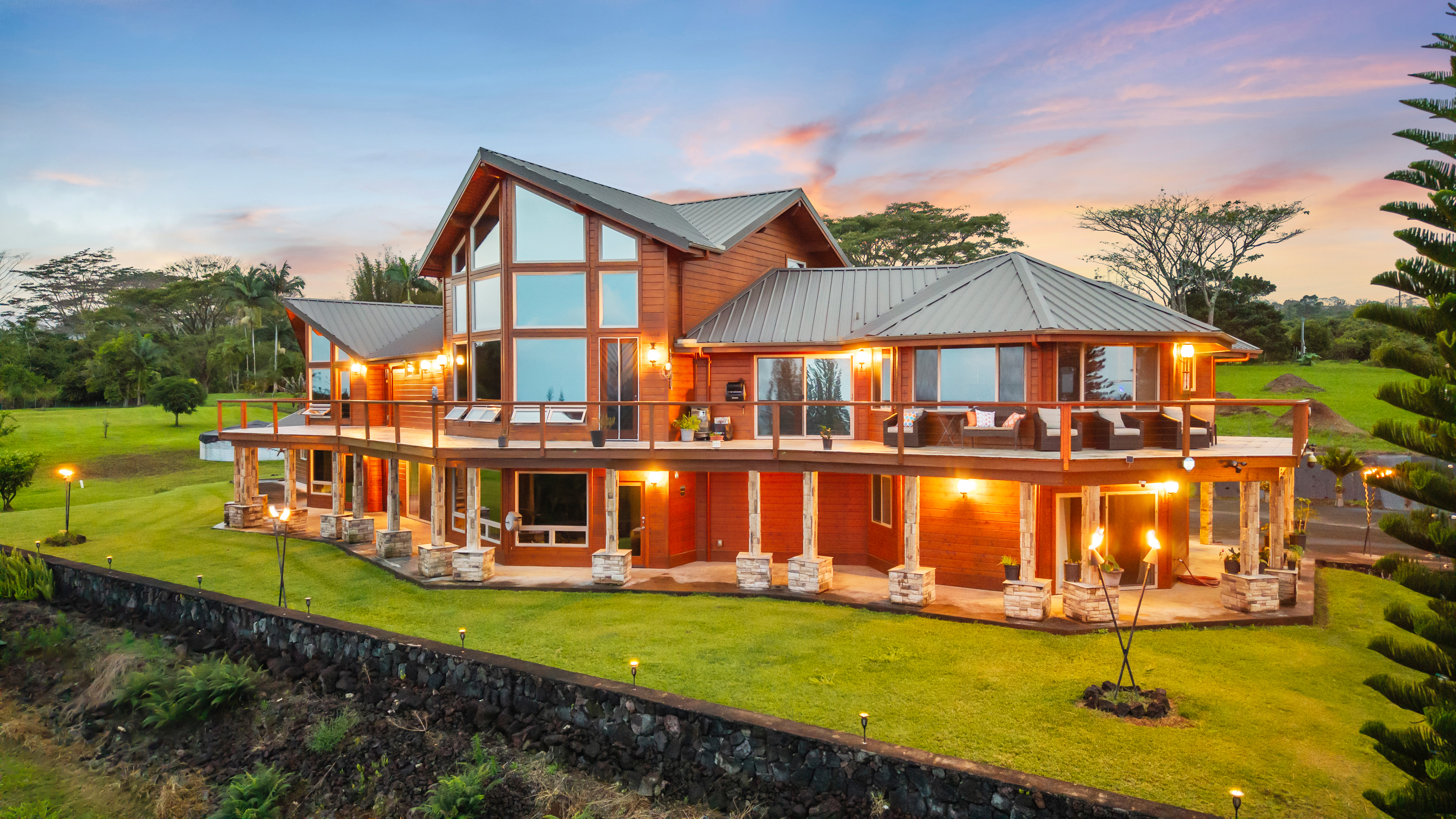 28-425 Overpass Road Pepeekeo, HI 96783 - Photo 2 of 30 a view of a house with a yard