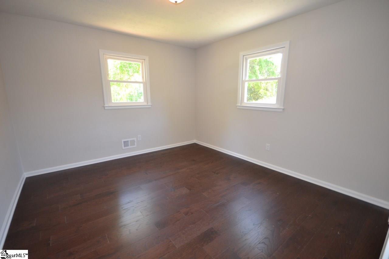 302 New Perry Road Greenville, SC 29617 - Photo 12 of 17 Gallery Image 12