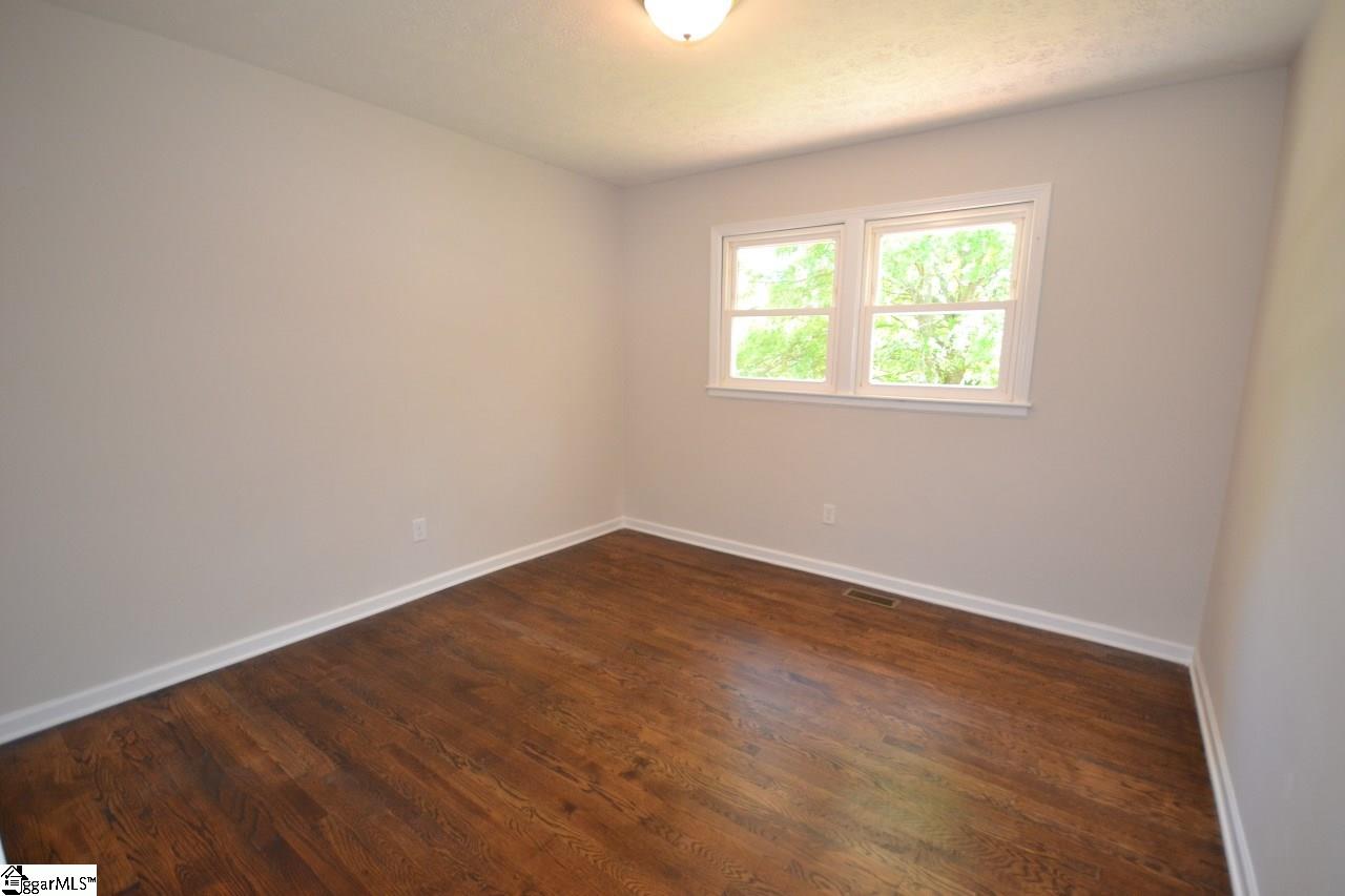 302 New Perry Road Greenville, SC 29617 - Photo 13 of 17 Gallery Image 13