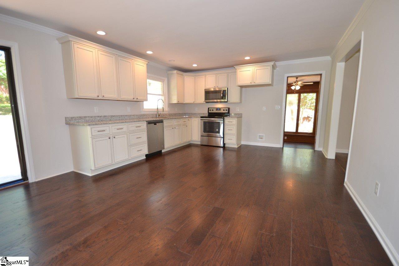 302 New Perry Road Greenville, SC 29617 - Photo 6 of 17 Gallery Image 6