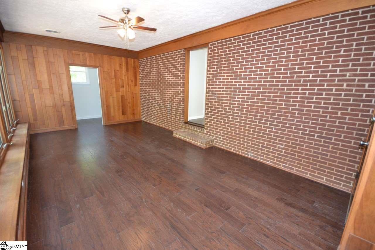 302 New Perry Road Greenville, SC 29617 - Photo 9 of 17 Gallery Image 9