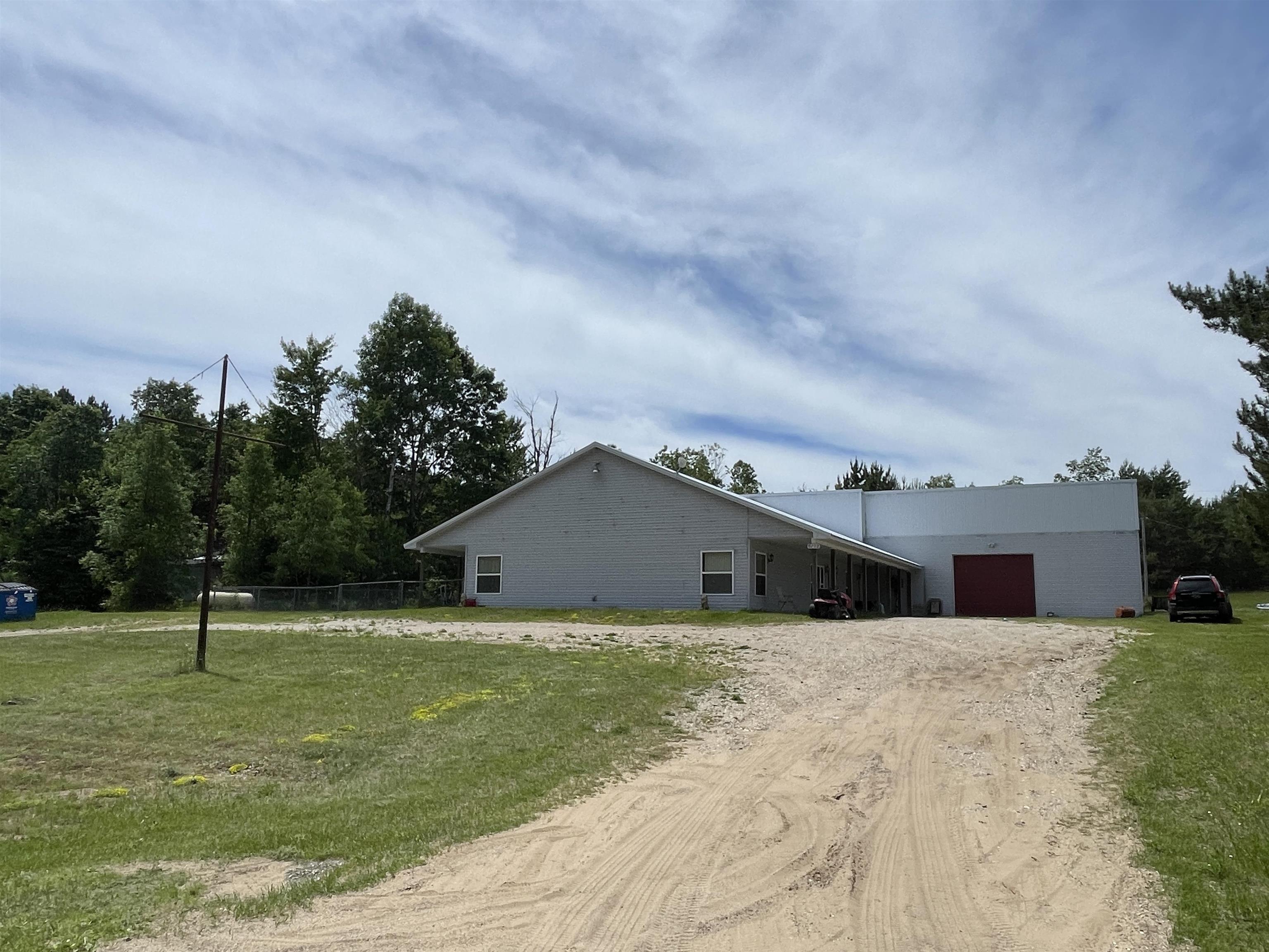 9702 South 13 Road Cadillac, MI 49601 - Photo 1 of 35 1923711-164839e5-13de-4032-90e4-a70dc2f35745.JPG