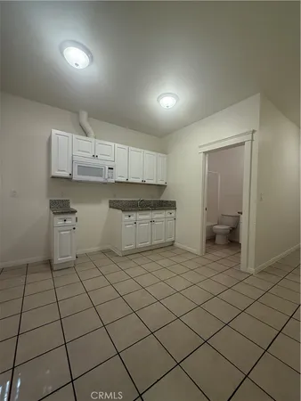 $1,650 | 718 Chestnut Avenue, Unit 4, Long Beach, CA 90813