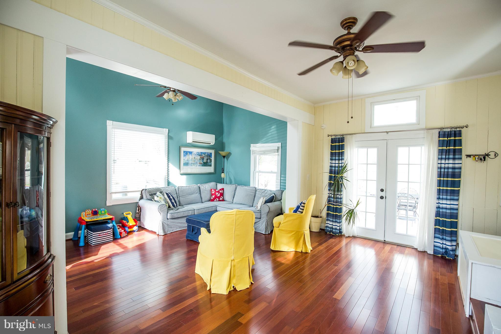 9044 Sudley Road Manassas, VA 20110 - Photo 11 of 19 Family Room