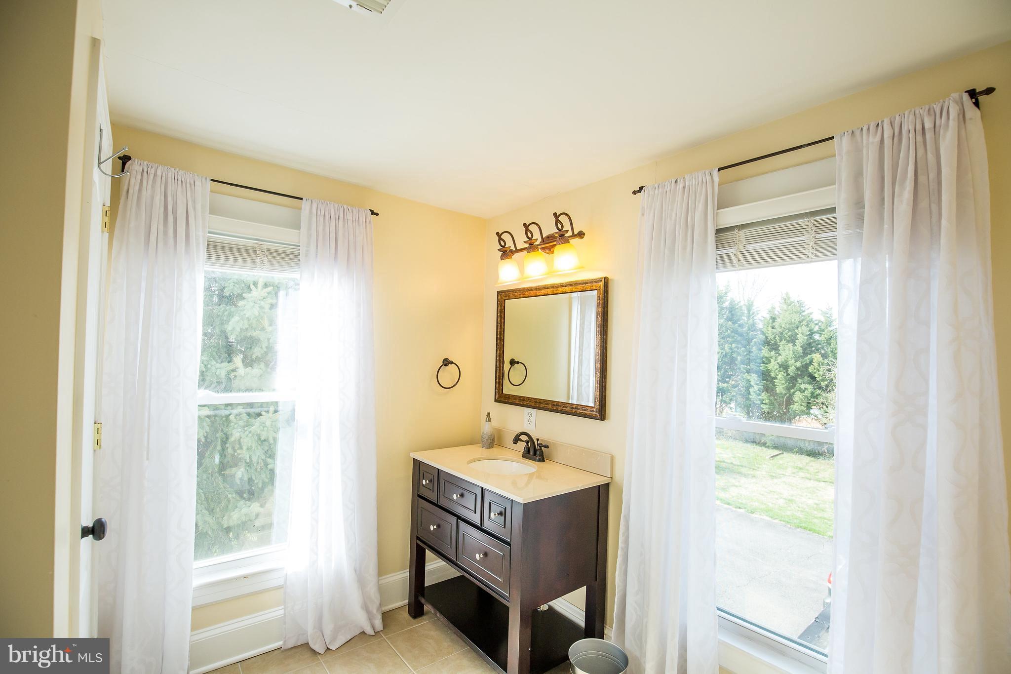 9044 Sudley Road Manassas, VA 20110 - Photo 18 of 19 Bath