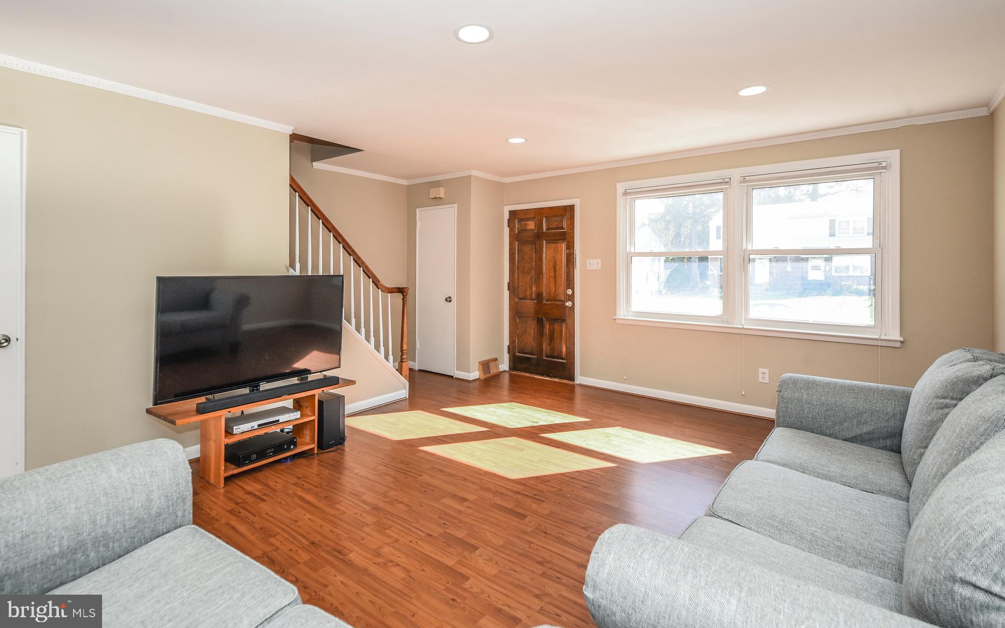 1418 Hallman Road Abington, PA 19001 - Photo 12 of 27 Living Room