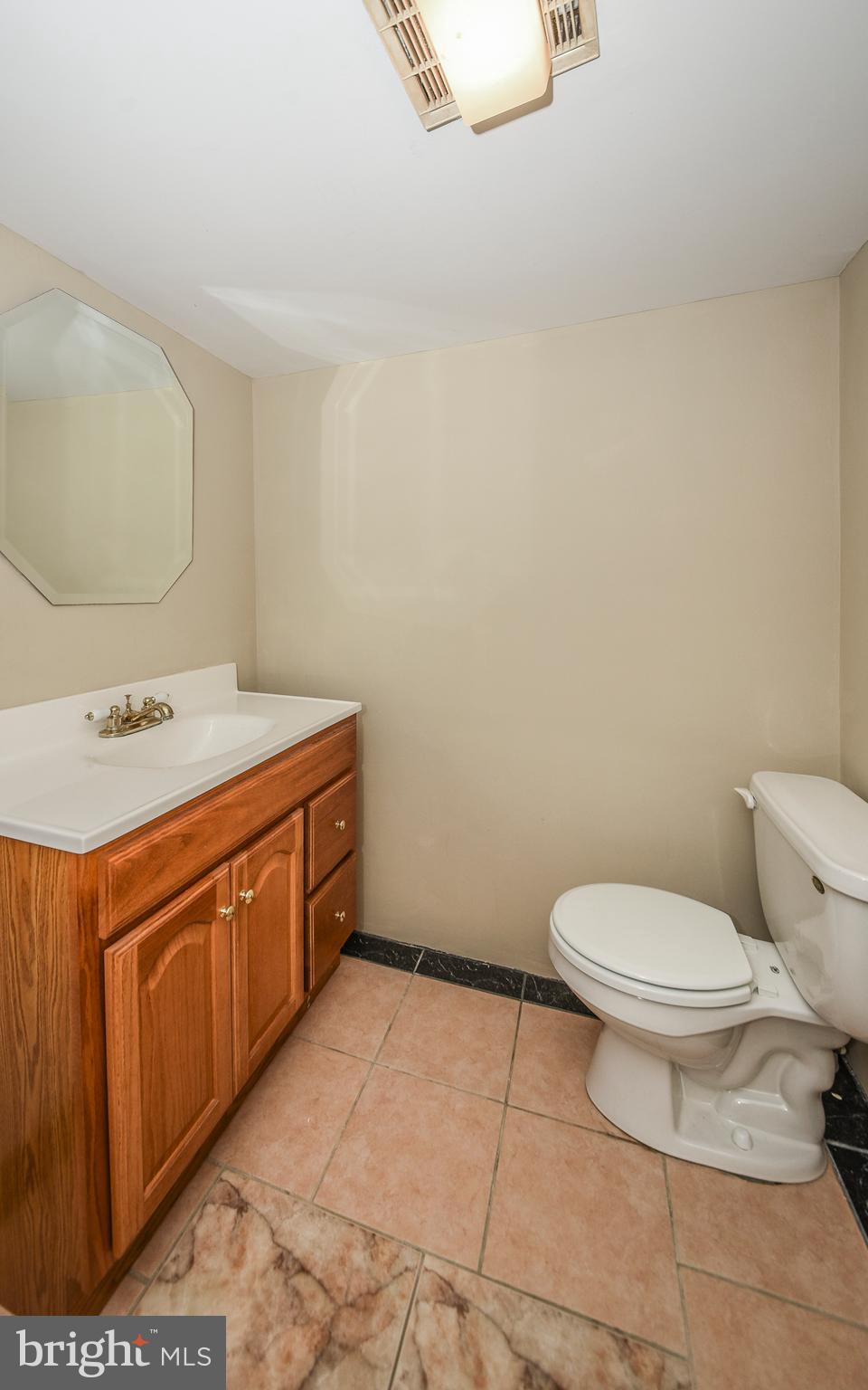 1418 Hallman Road Abington, PA 19001 - Photo 24 of 27 Powder Room