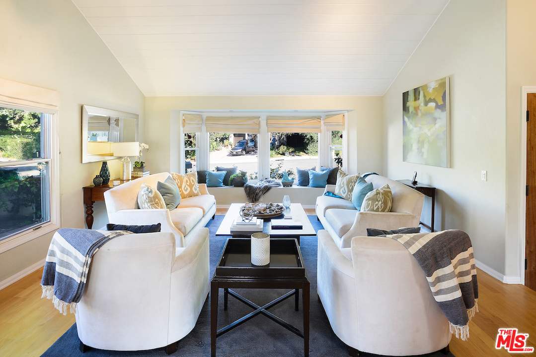 9690 Moorgate Road Beverly Hills, CA 90210 - Photo 11 of 54 Gallery Image 11
