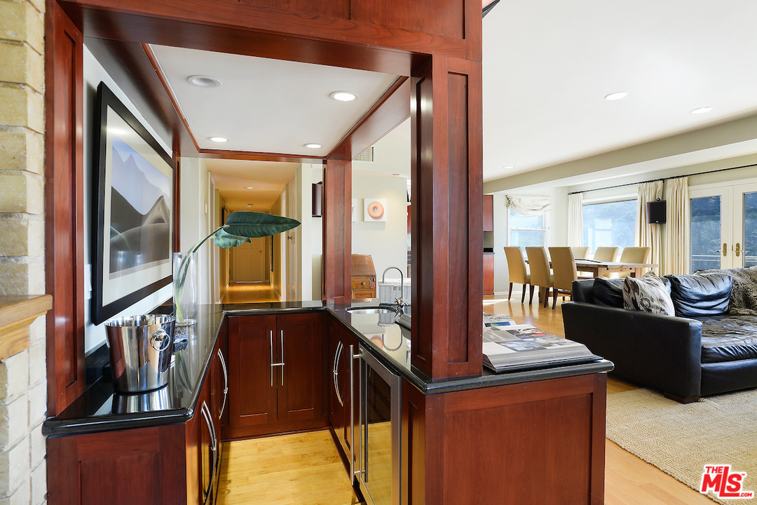 9690 Moorgate Road Beverly Hills, CA 90210 - Photo 15 of 54 Gallery Image 15