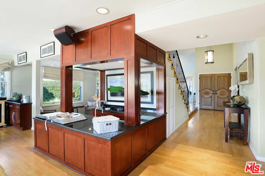 9690 Moorgate Road Beverly Hills, CA 90210 - Photo 16 of 54 Gallery Image 16