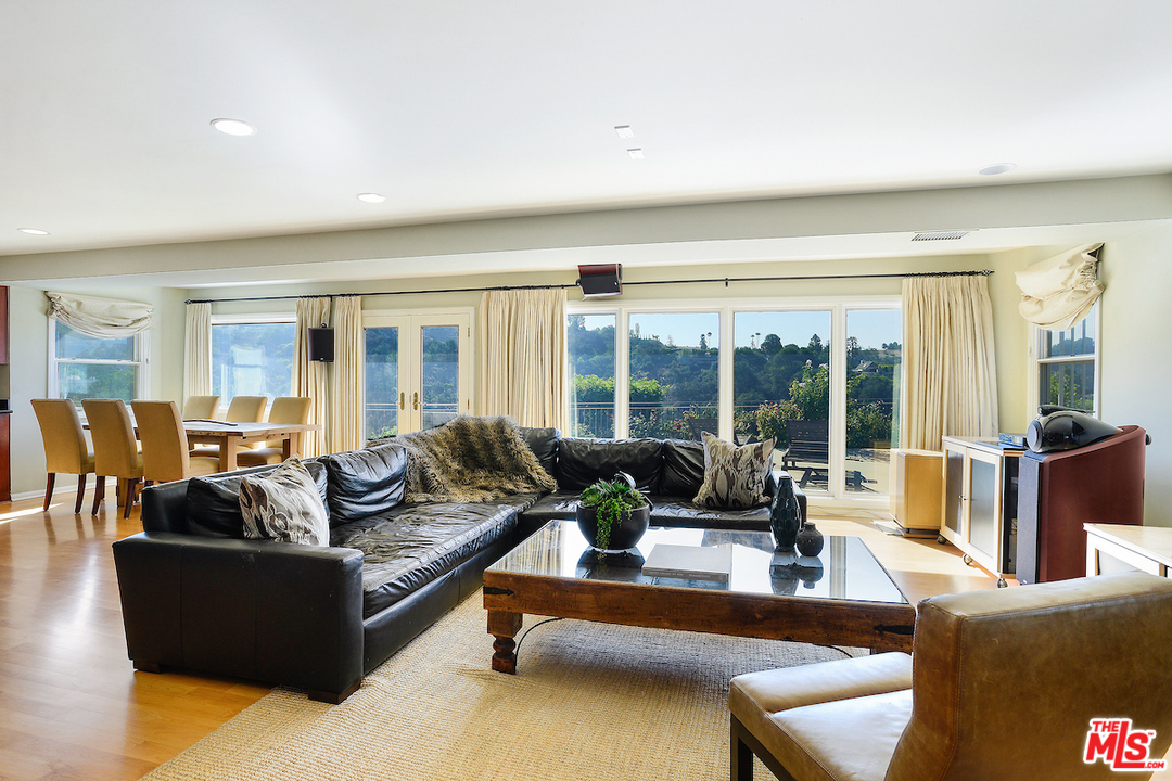 9690 Moorgate Road Beverly Hills, CA 90210 - Photo 17 of 54 Gallery Image 17