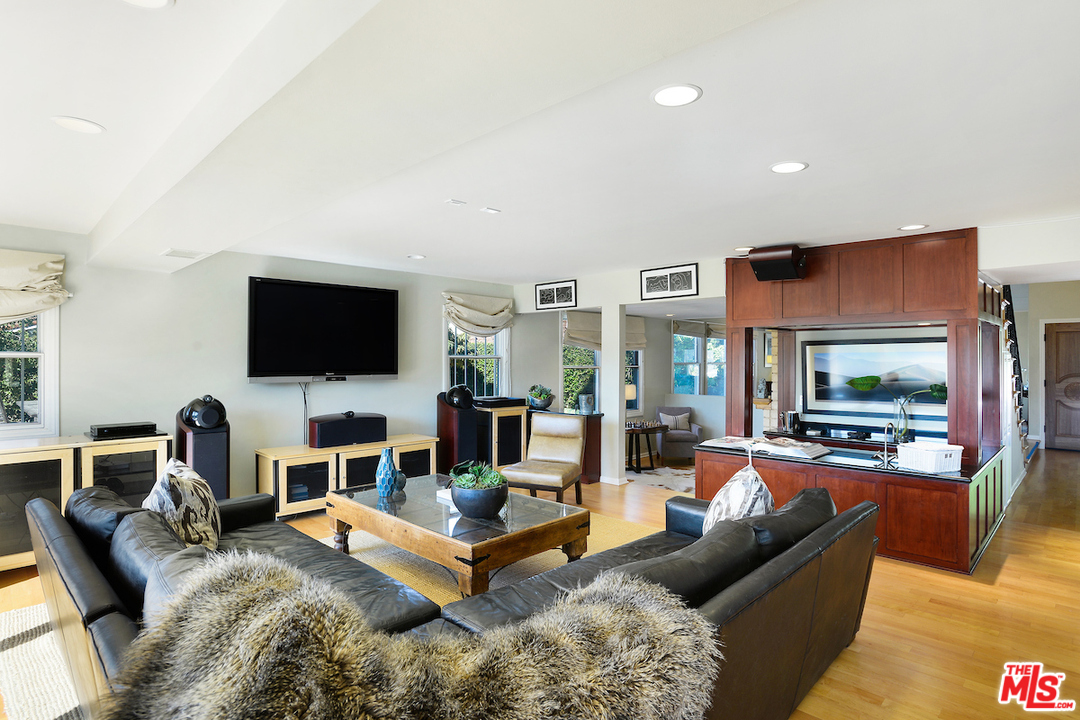 9690 Moorgate Road Beverly Hills, CA 90210 - Photo 20 of 54 Gallery Image 20