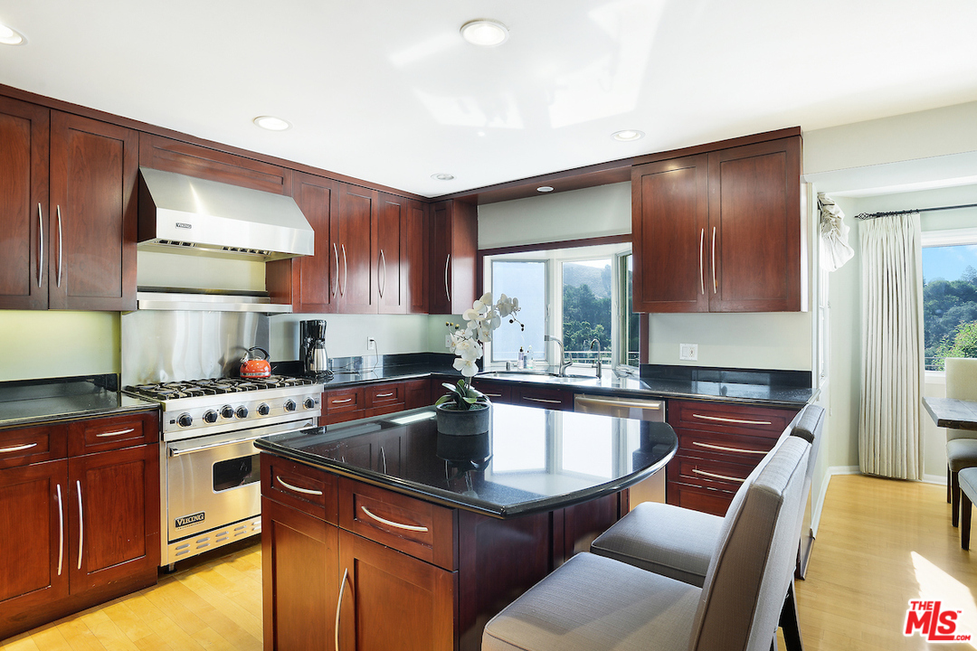9690 Moorgate Road Beverly Hills, CA 90210 - Photo 23 of 54 Gallery Image 23