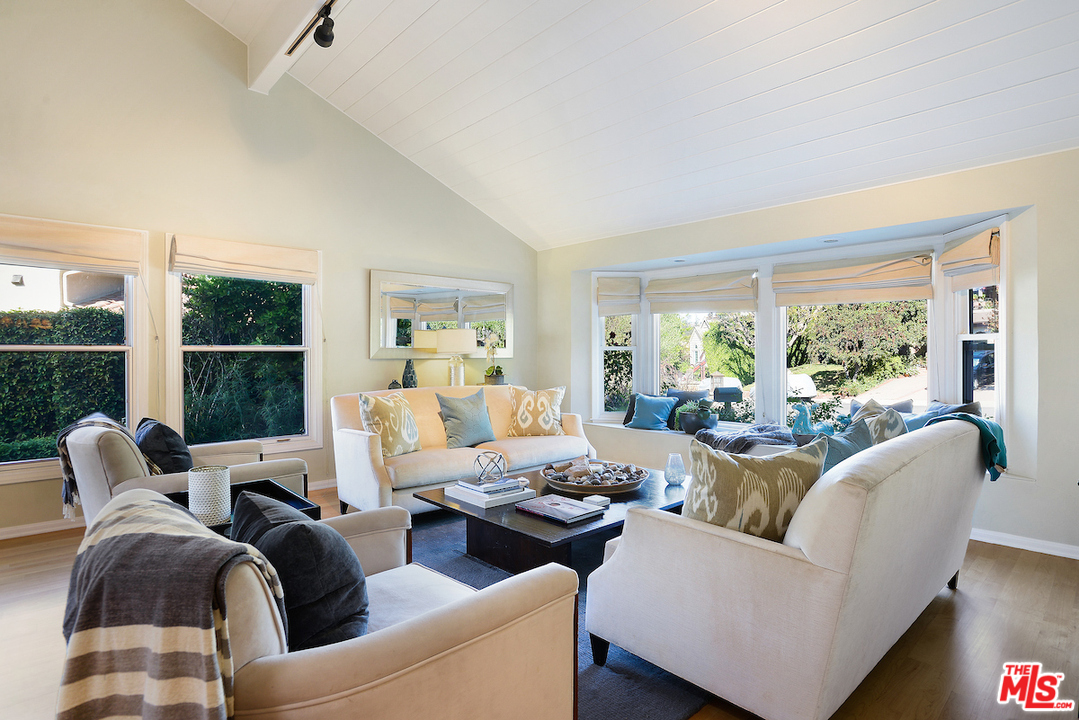 9690 Moorgate Road Beverly Hills, CA 90210 - Photo 10 of 54 Gallery Image 10